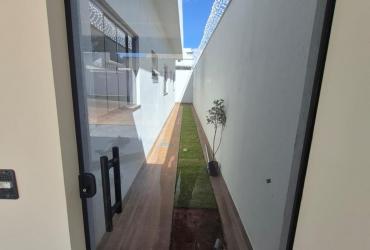 CASA BAIRRO AFONSO QUEIROZ