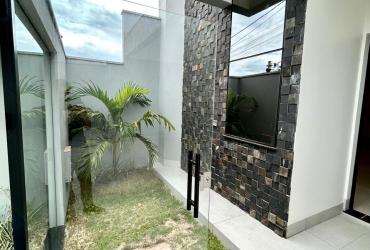 CASA BAIRRO AFONSO QUEIROZ