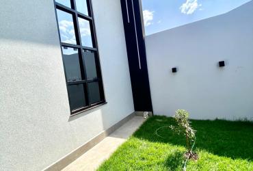 CASA BAIRRO AFONSO QUEIROZ
