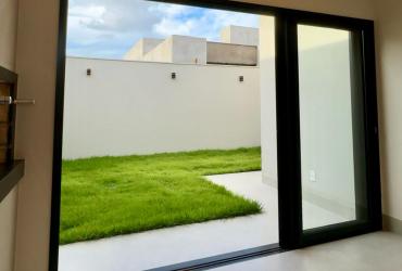 CASA BAIRRO AFONSO QUEIROZ