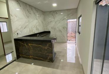 CASA BAIRRO AFONSO QUEIROZ